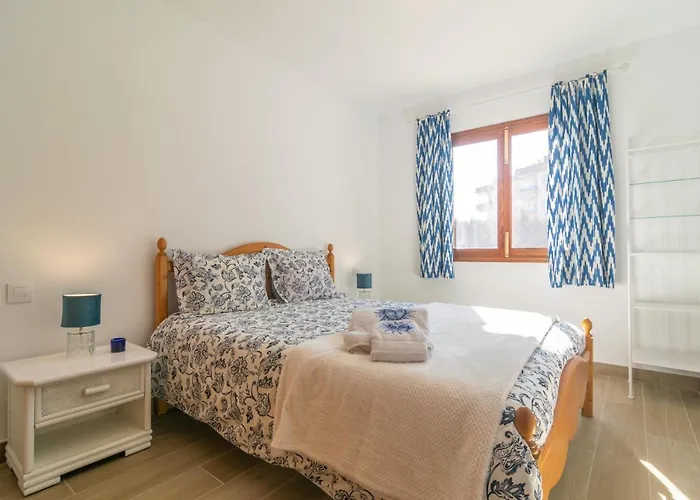 Nogueras Apartmán *